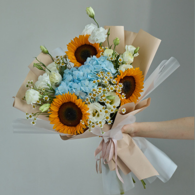 Букет школьный с подсолнухами и гортензией N 84603