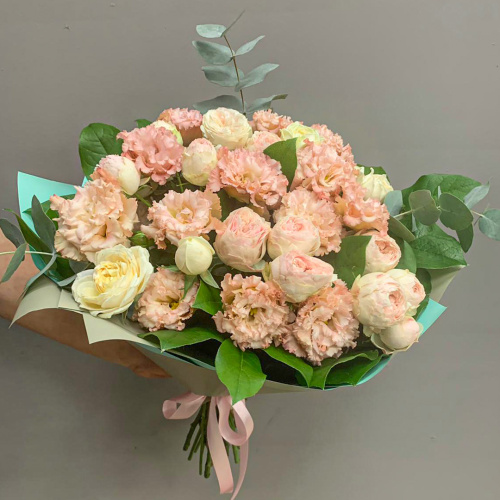 Букет "Ванильный пломбир" из кустовых пионовидных роз и эустомы арт. 45006