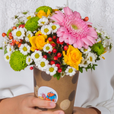 Школьный стаканчик с герберой N 38185 Школьный стаканчик с герберой N 38185