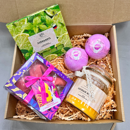 Подарочный набор "Витаминный заряд" с аромасвечами, бомбочками для ванны и печеньем с предсказаниями арт. 46439