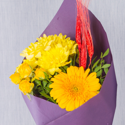 Изюминка оригинальная N 38174. Букет-комплимент с герберой и сухоцветами