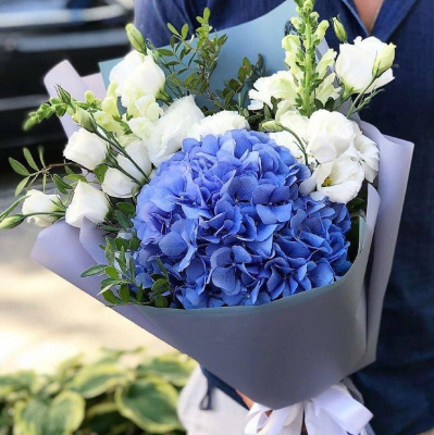 Букет "Голубая даль" из крупной гортензии и эустомы 7684 Букет "Голубая даль" из крупной гортензии и эустомы 7684