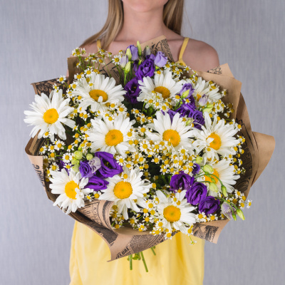 Букет с ромашки с эустомой "Нежное утро" N 36427